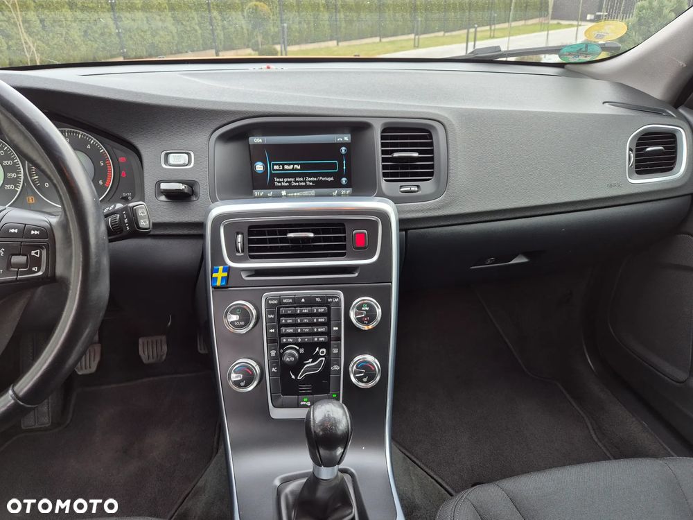 Volvo V60 DRIVe Momentum - 6