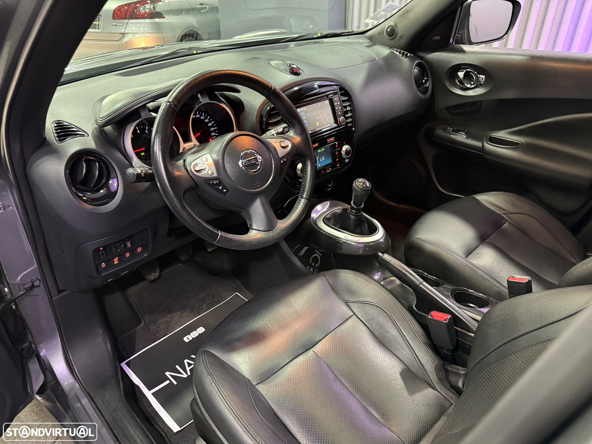 Nissan Juke 1.2 DIG-T Tekna Premium Ext.1 Black T. - 4
