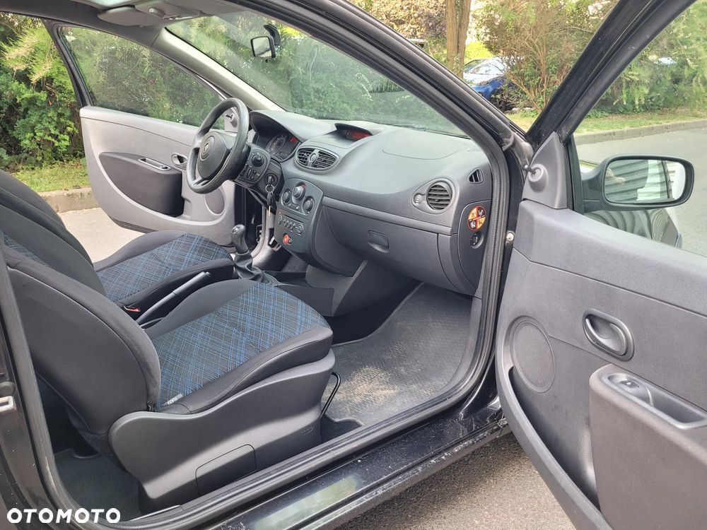 Renault Clio 1.2 16V Expression - 11