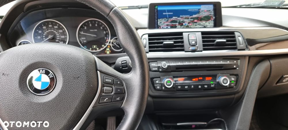 BMW Seria 3 328i Touring Sport Line - 10