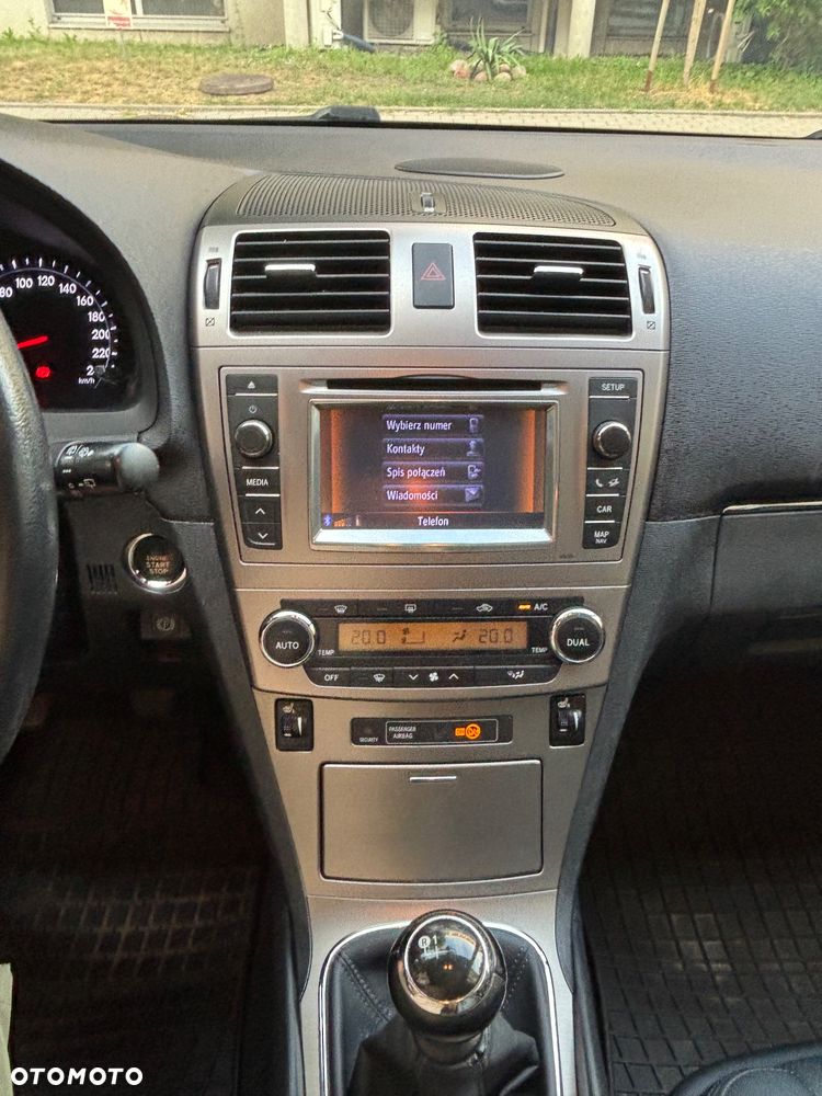 Toyota Avensis 1.8 Sol EU5 - 9