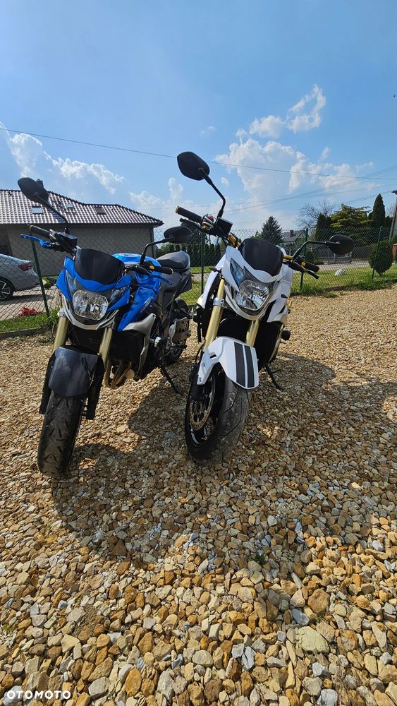 Suzuki GSR - 2