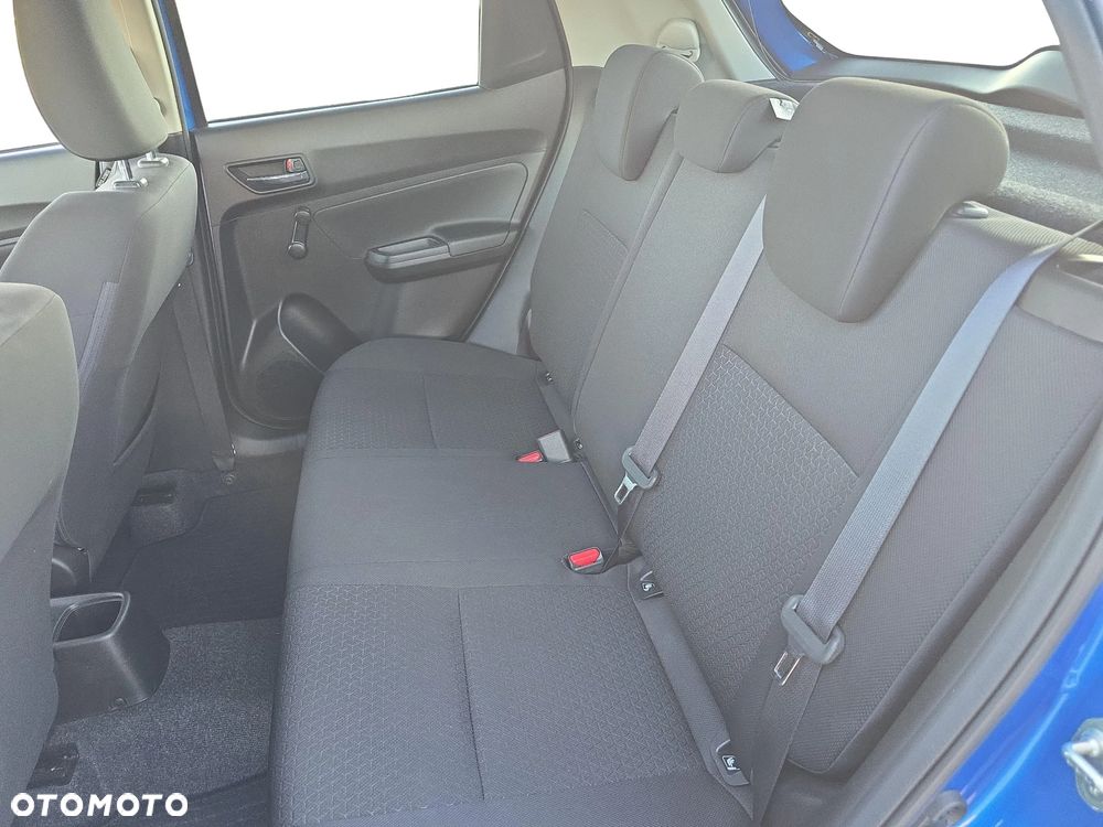 Suzuki Swift 1.2 Dualjet SHVS Premium Plus CVT - 23