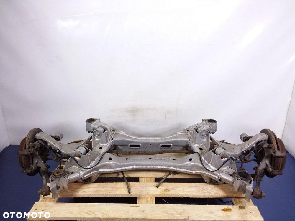 NISSAN MAXIMA A34 BELKA ZAWIESZENIA OŚ TYŁ - 1