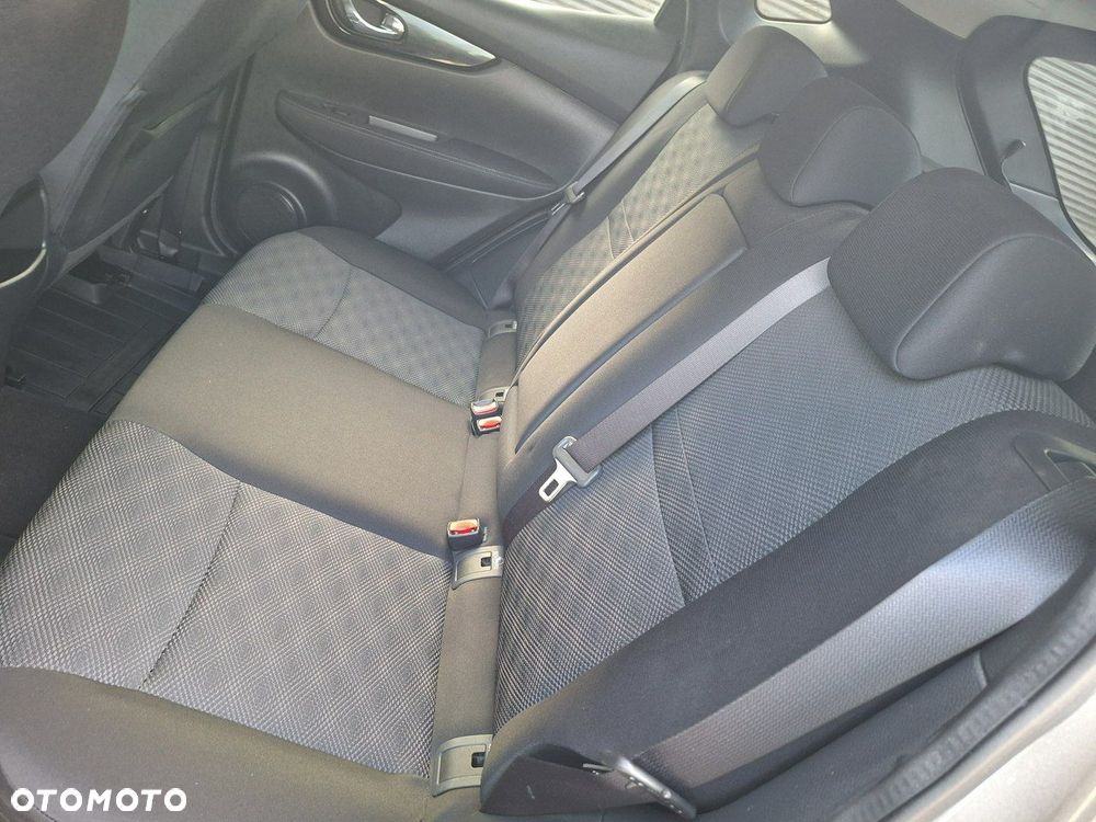 Nissan Qashqai 1.6 DIG-T N-Connecta - 25