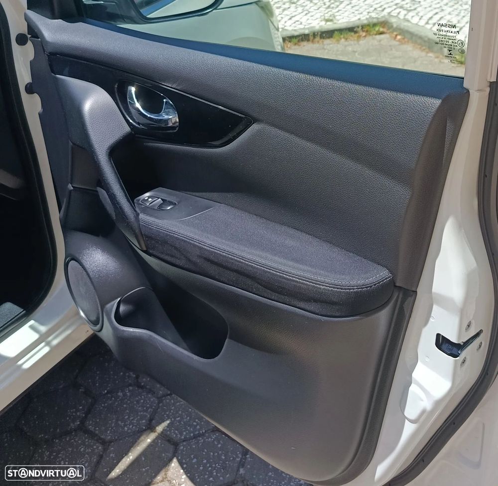 Nissan Qashqai 1.5 dCi N-Connecta - 33
