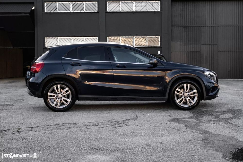 Mercedes-Benz GLA 200 - 2