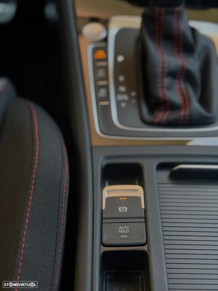 VW Golf 2.0 TSI GTI DSG Performance - 30