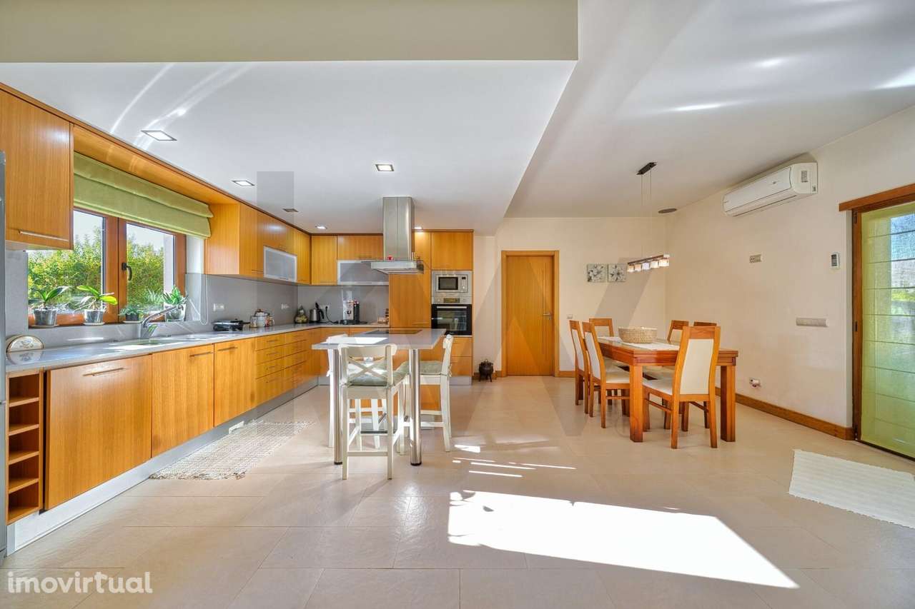 Moradia T5 localizada a apenas 12 minutos (9,5 km) de Santarém - Grande imagem: 5/43