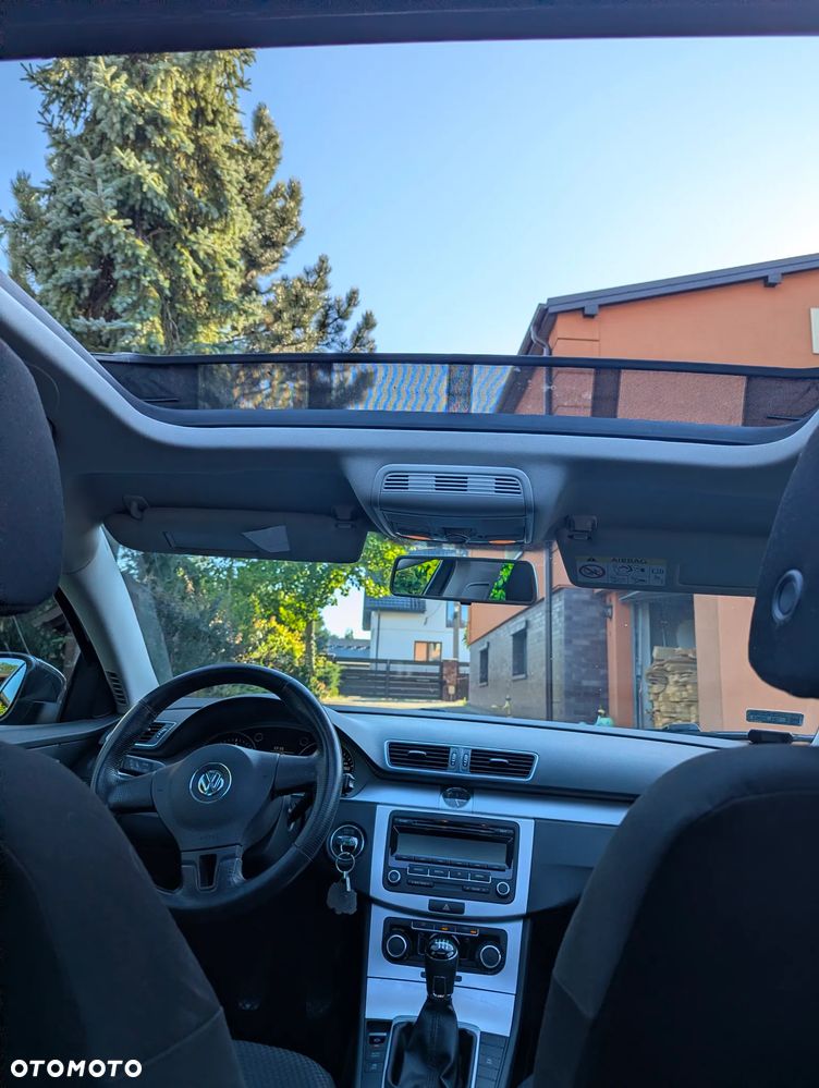 Volkswagen Passat 1.6 TDI Trendline - 16