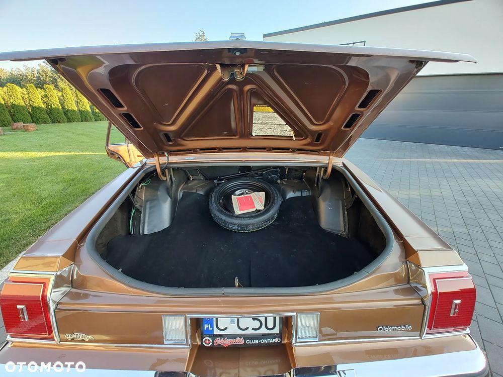 Oldsmobile Delta 88 - 28