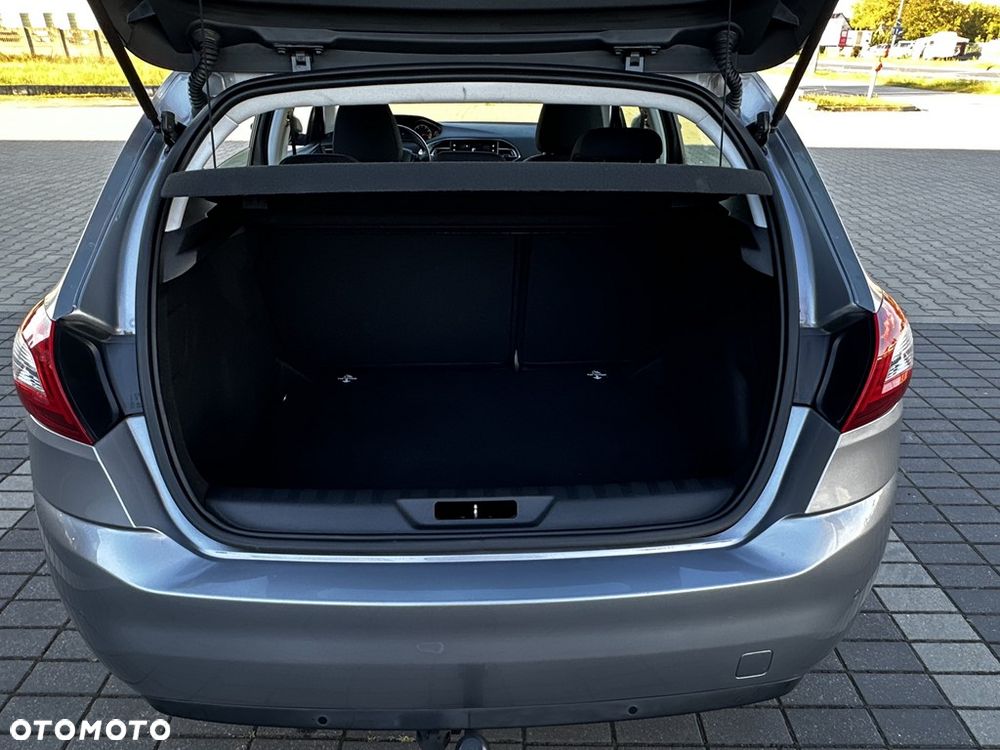 Peugeot 308 125 THP Active - 33
