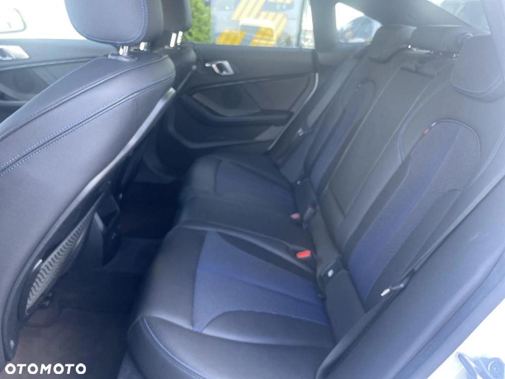 BMW Seria 2 218i M Sport - 12