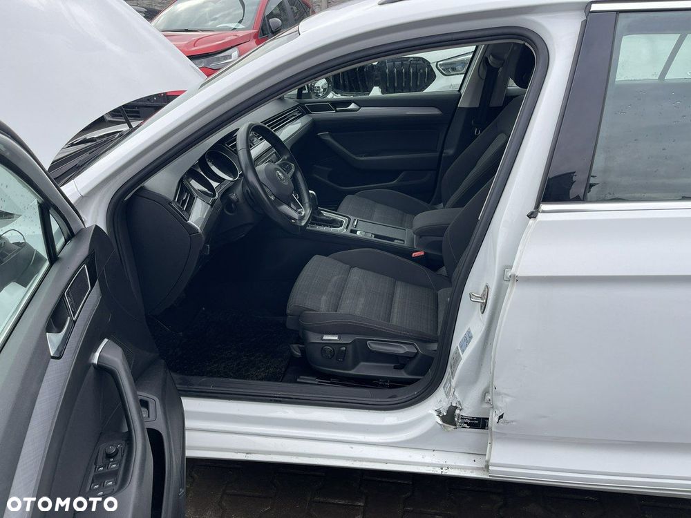 Volkswagen Passat Variant 2.0 TDI SCR DSG Conceptline - 5