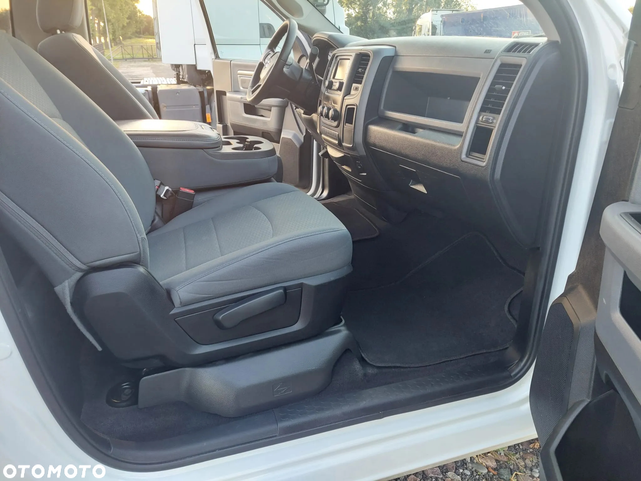 Dodge RAM 1500 5.7 4x4 - 15