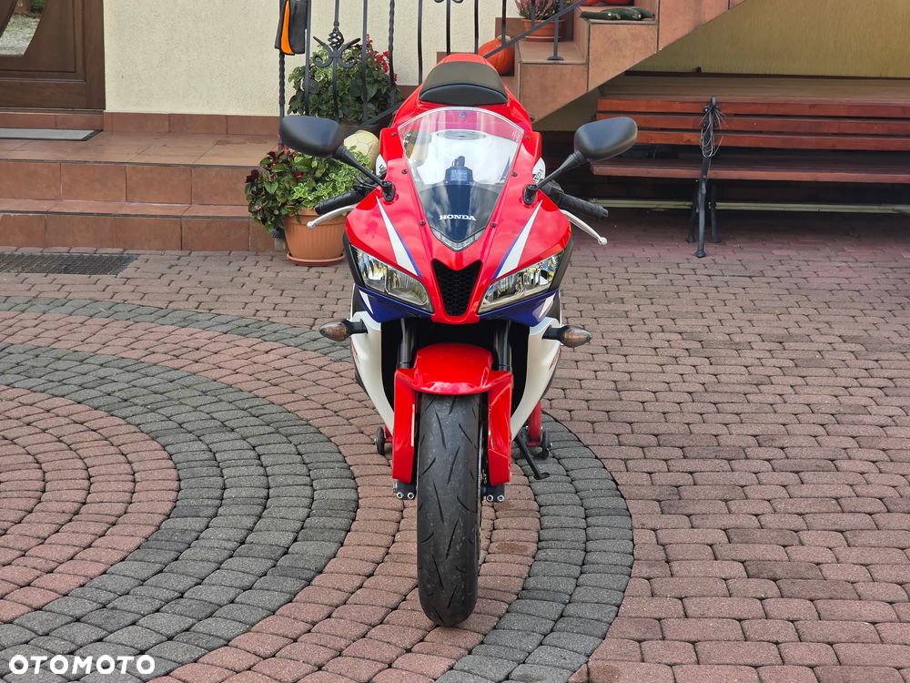 Honda CBR - 8