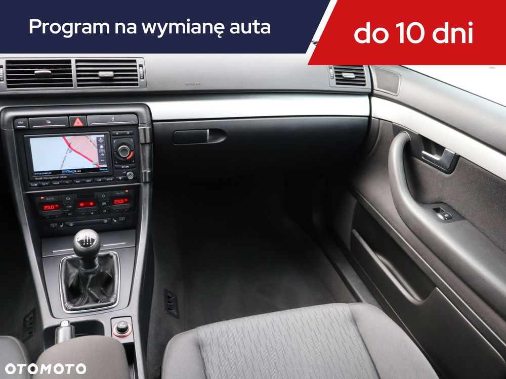 Audi A4 Avant - 10