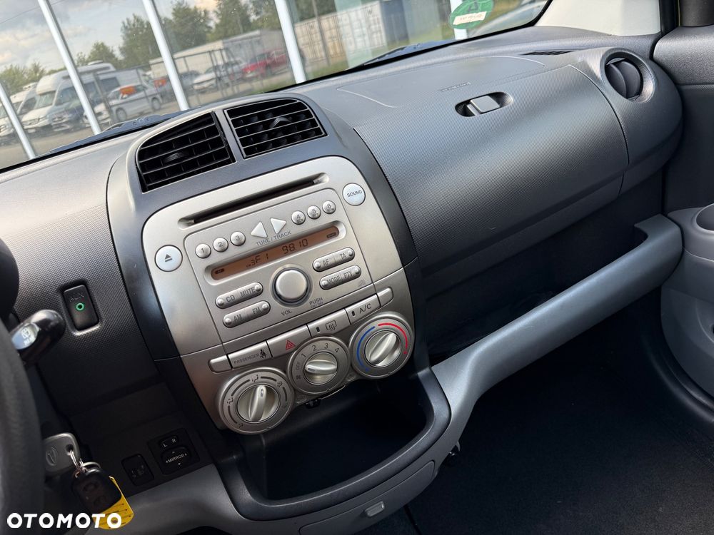 Daihatsu Sirion 1.0 - 37