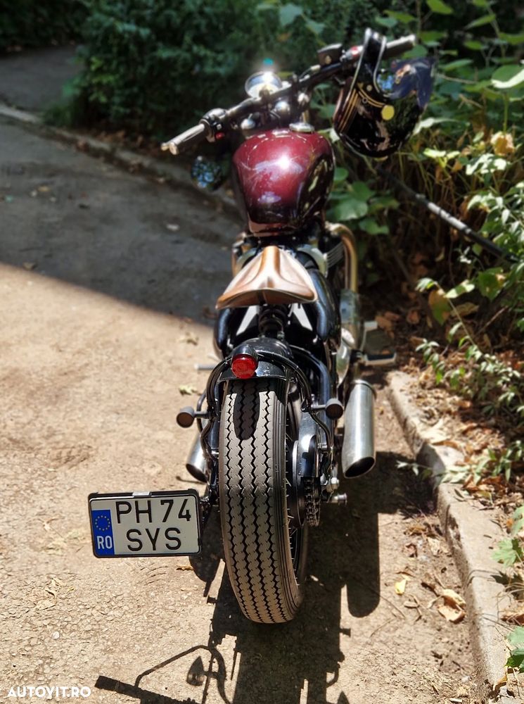 Triumph Bonneville Bobber - 7