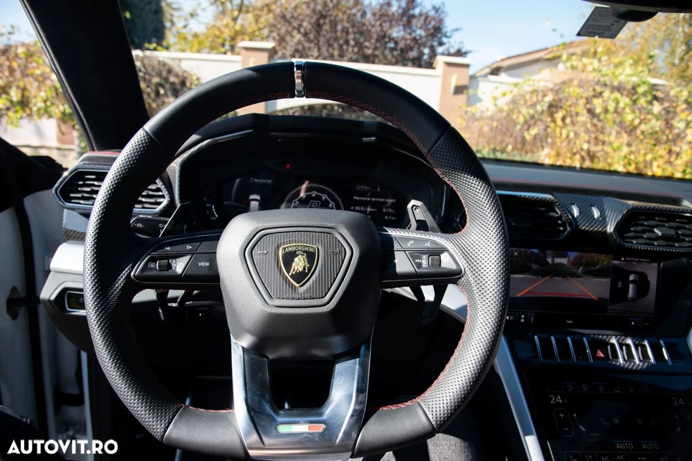 Lamborghini URUS Standard - 21