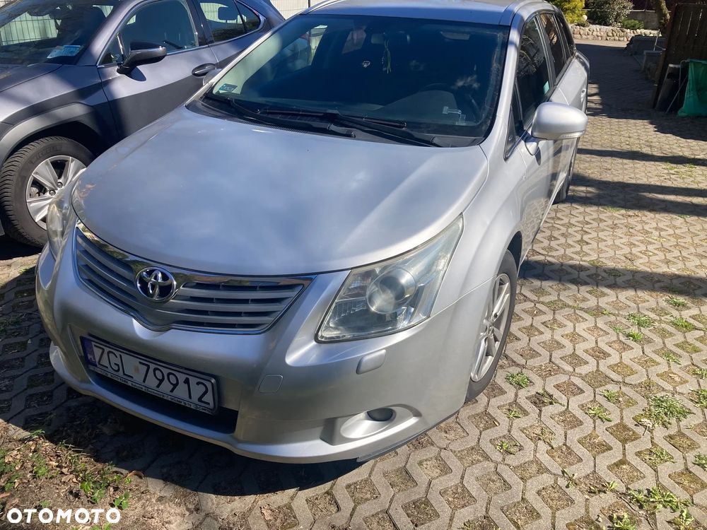Toyota Avensis 2.0 D-4D 2010 - 11