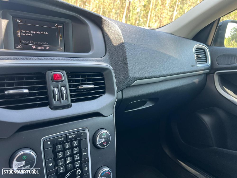 Volvo V40 2.0 D2 Momentum - 32