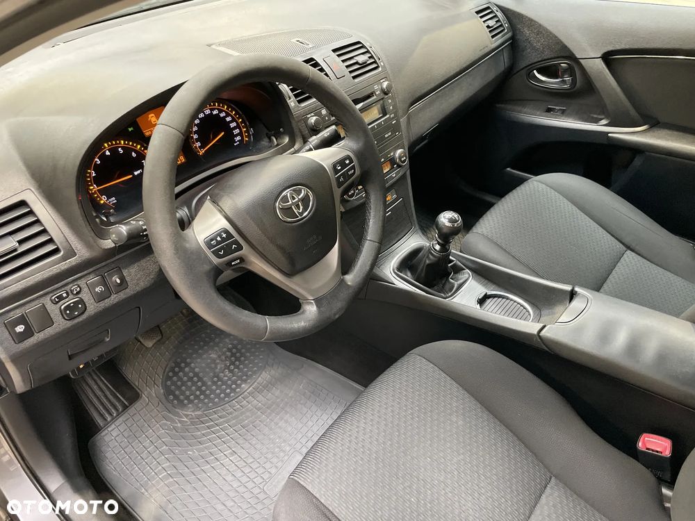 Toyota Avensis 2.0 Sol plus - 9