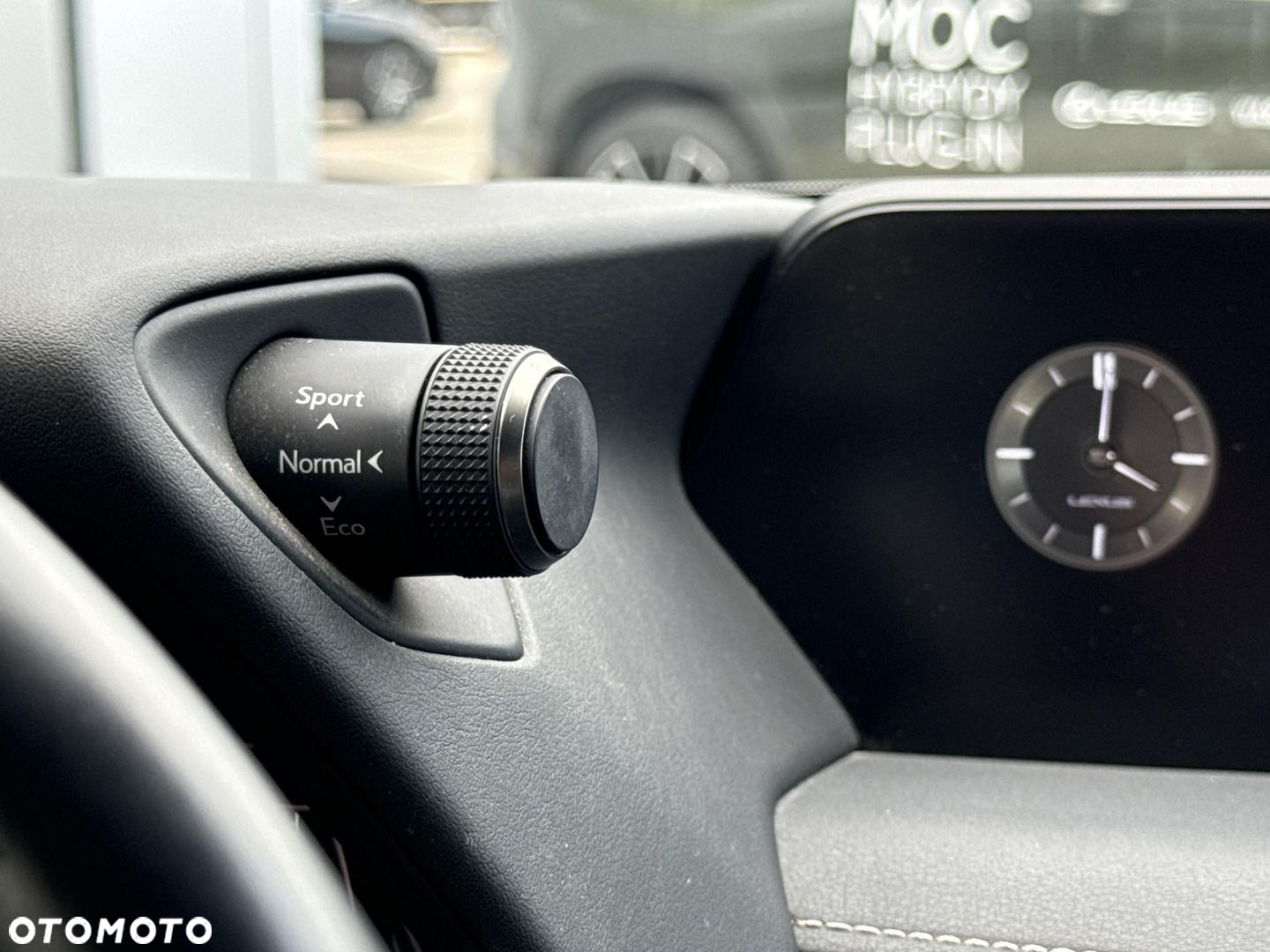 Lexus UX - 18