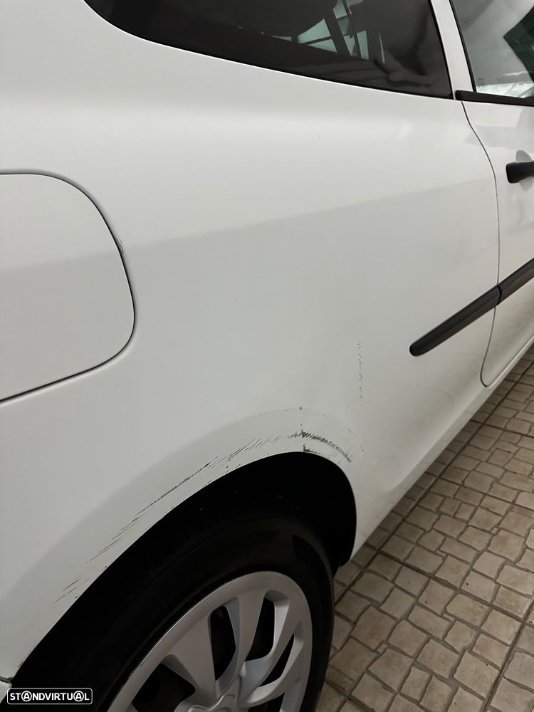 Renault Clio 1.5 dCi Confort - 8