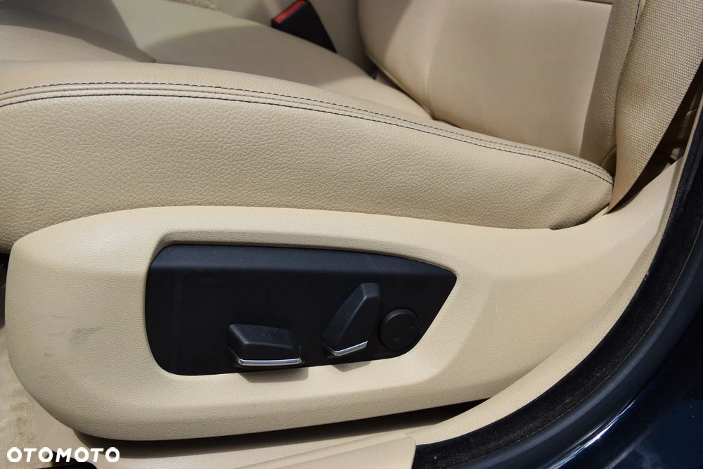 BMW Seria 5 535i Sport-Aut - 24