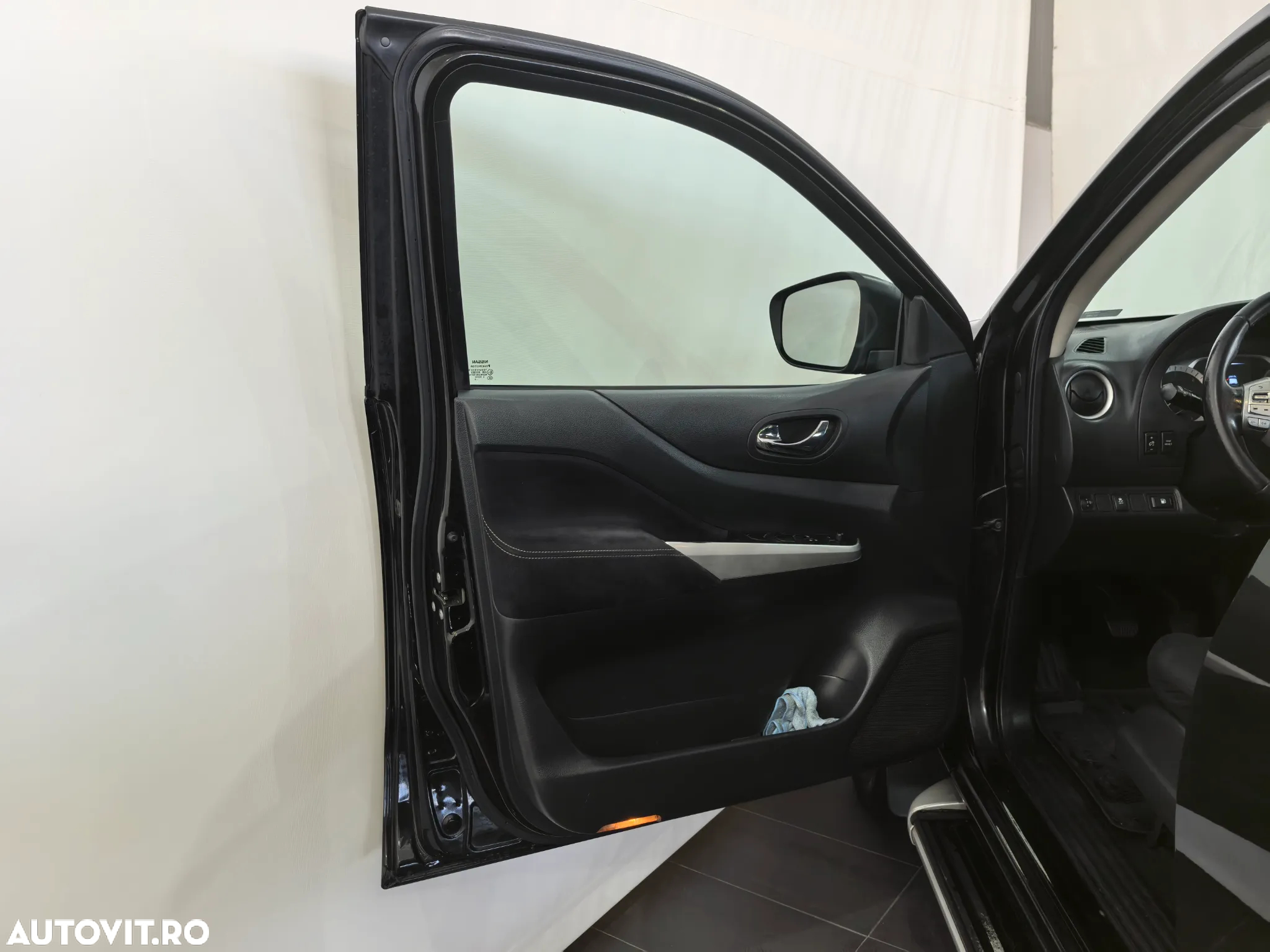 Nissan Navara 2.3 dCi Double Cab N-Connecta - 8