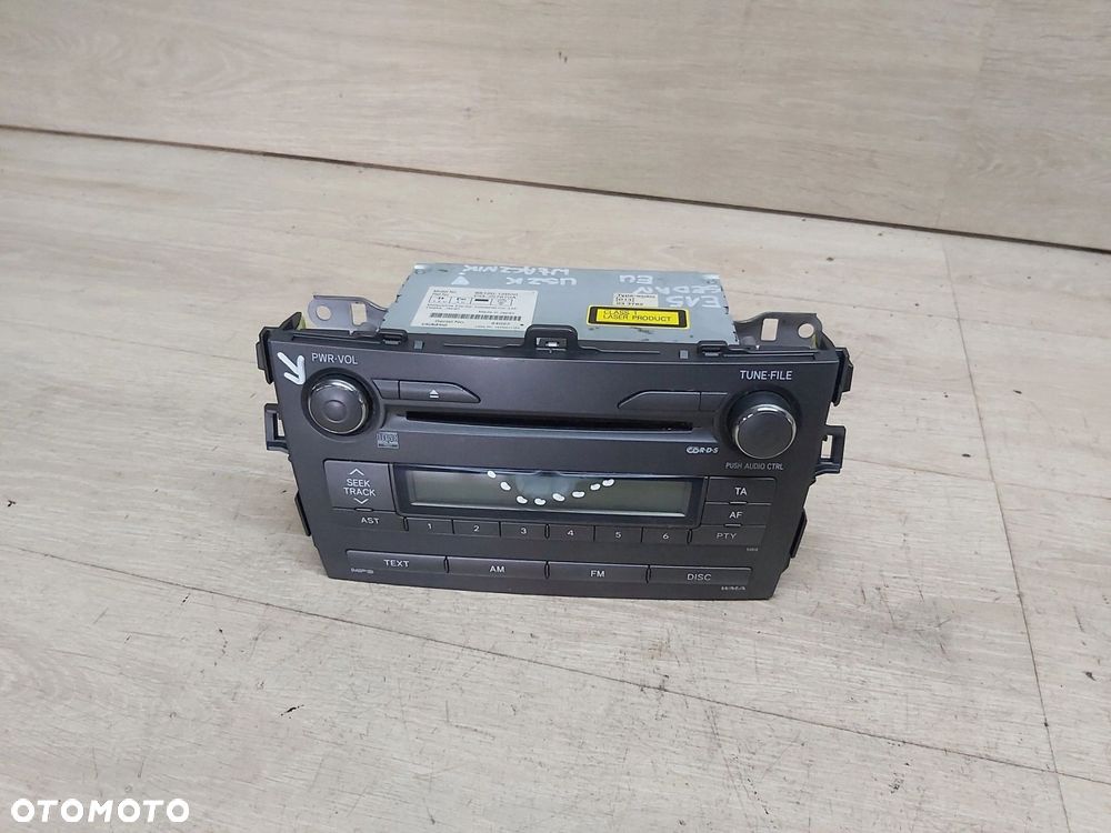 Toyota Corolla E15 radio odtwarzacz 86120-12B00 - 1