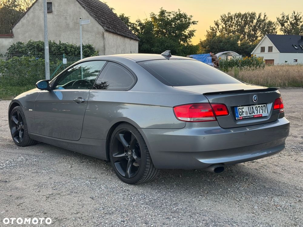 BMW Seria 3 320i - 5