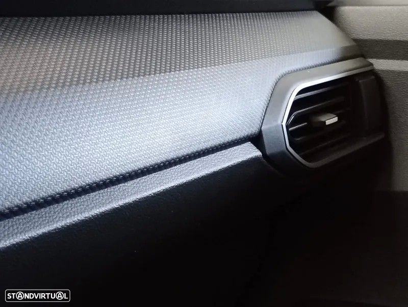 Dacia Sandero 1.0 SCe Essential — fotografia 13