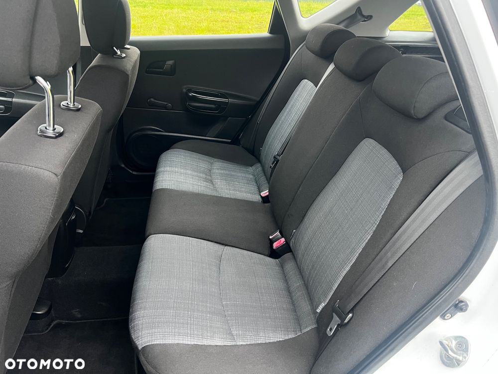 Kia Ceed 1.4 CVVT SW Edition 7 - 13