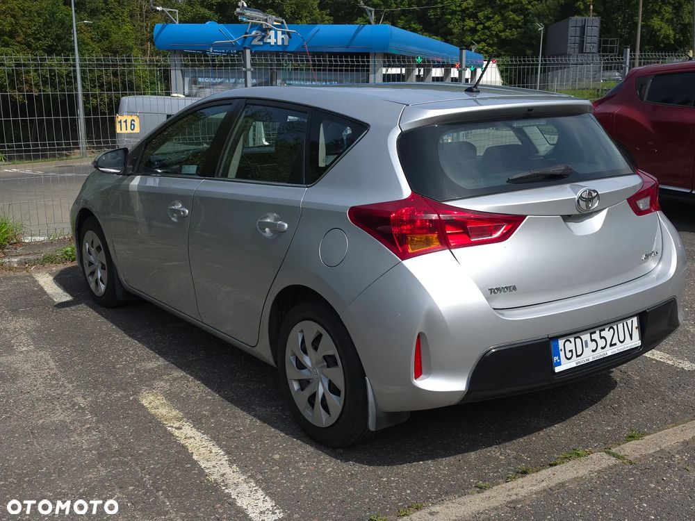 Toyota Auris - 2