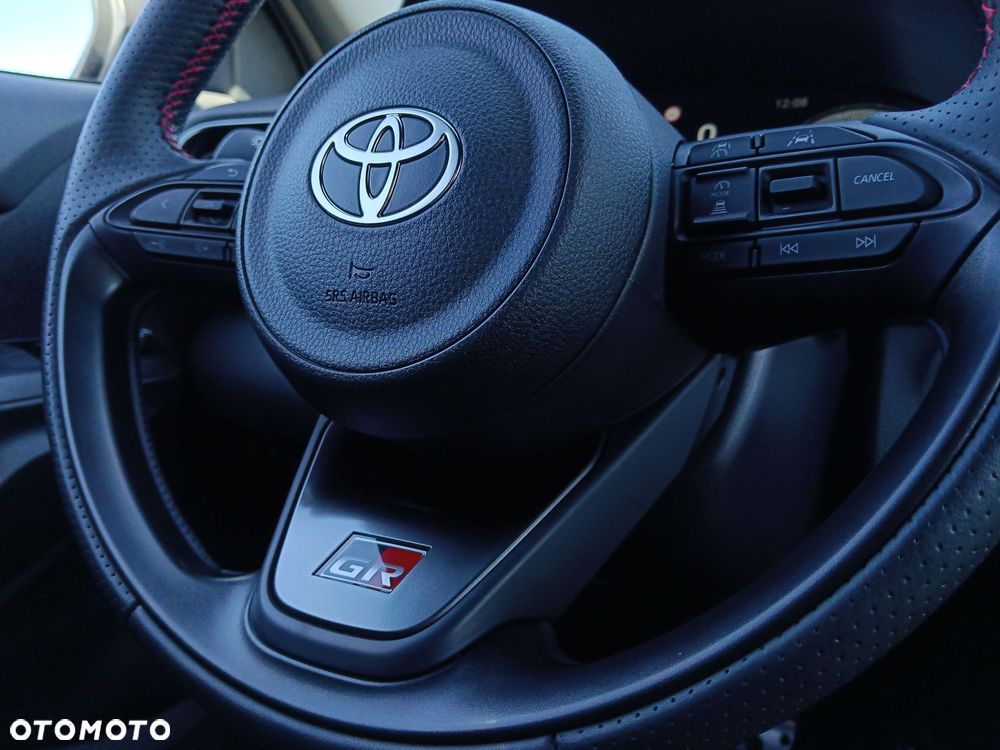 Toyota Yaris Cross - 15
