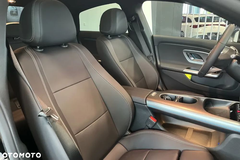Mercedes-Benz CLA 200 mHEV 8G-DCT - 13