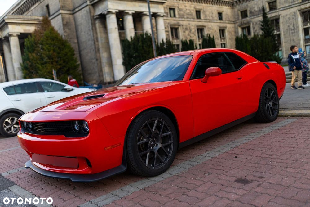 Dodge Challenger - 11