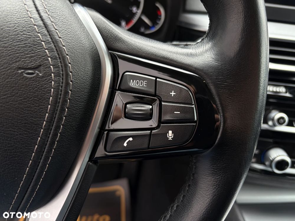 BMW Seria 5 520d - 25