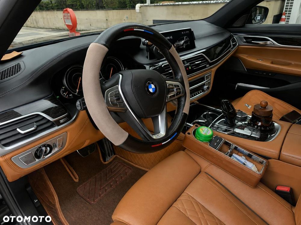BMW Seria 7 740Li xDrive - 7