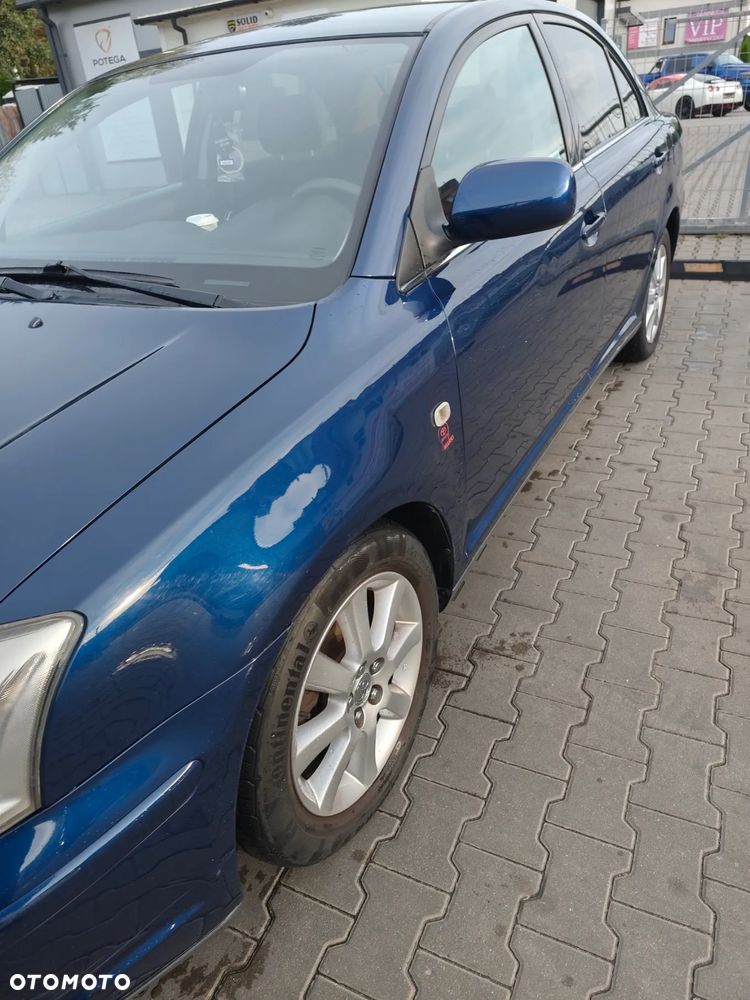 Toyota Avensis 1.6 VVT-i Luna - 10
