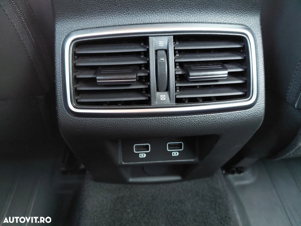 Renault Megane TCe 140 EDC GPF Techno - 22