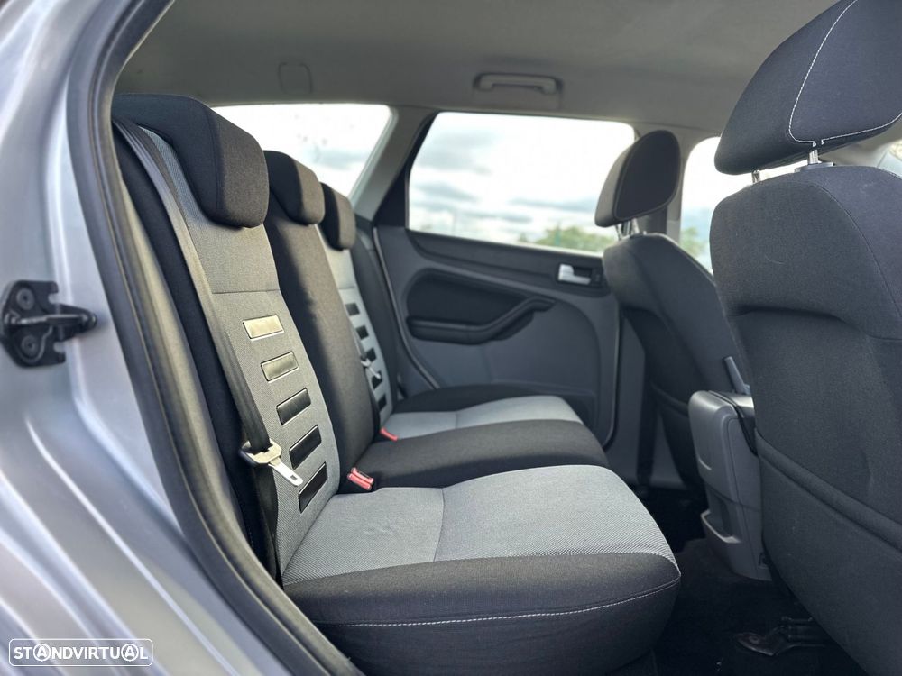 Ford Focus SW 1.6 TDCi Ambiente - 20