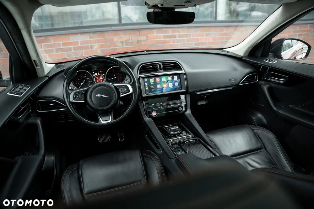 Jaguar F-Pace 25d AWD Prestige - 26