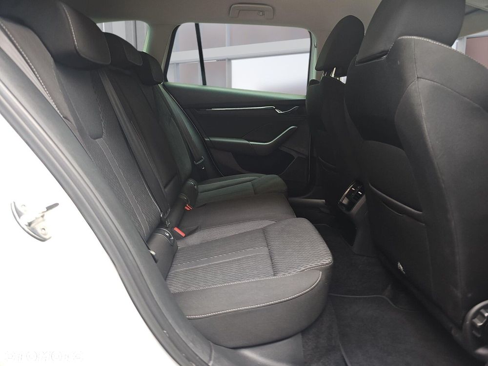 Skoda Octavia 2.0 TDI Ambition DSG - 12