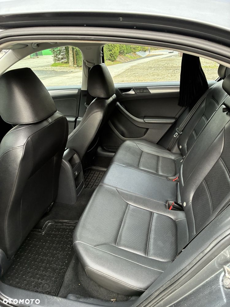 Volkswagen Jetta - 6