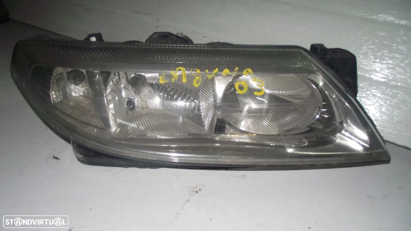Farol de Xénon Direito Renault Laguna - 2001 / 2005 - 1