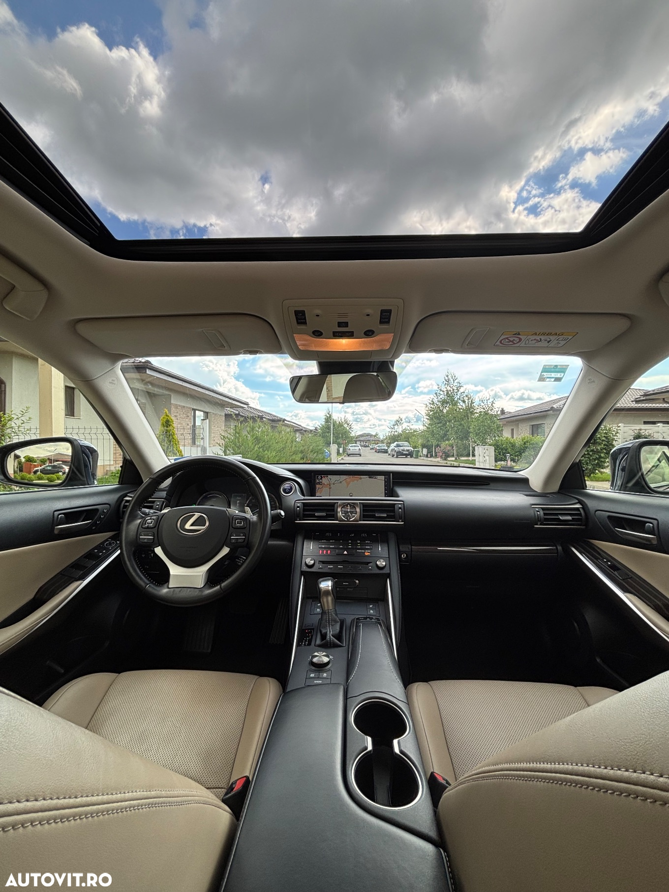 Lexus Seria IS 300h Aut. Luxury - 9