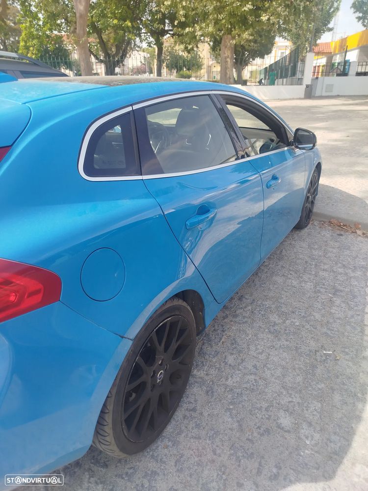 Volvo V40 D2 R Design - 7